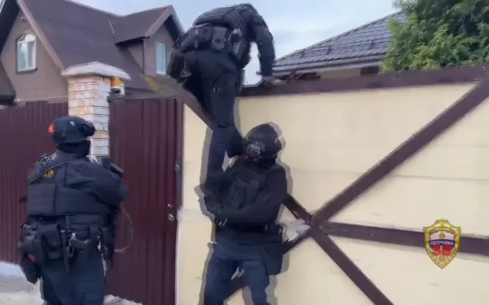 Кадр из видео -9138388828393086493.mp4